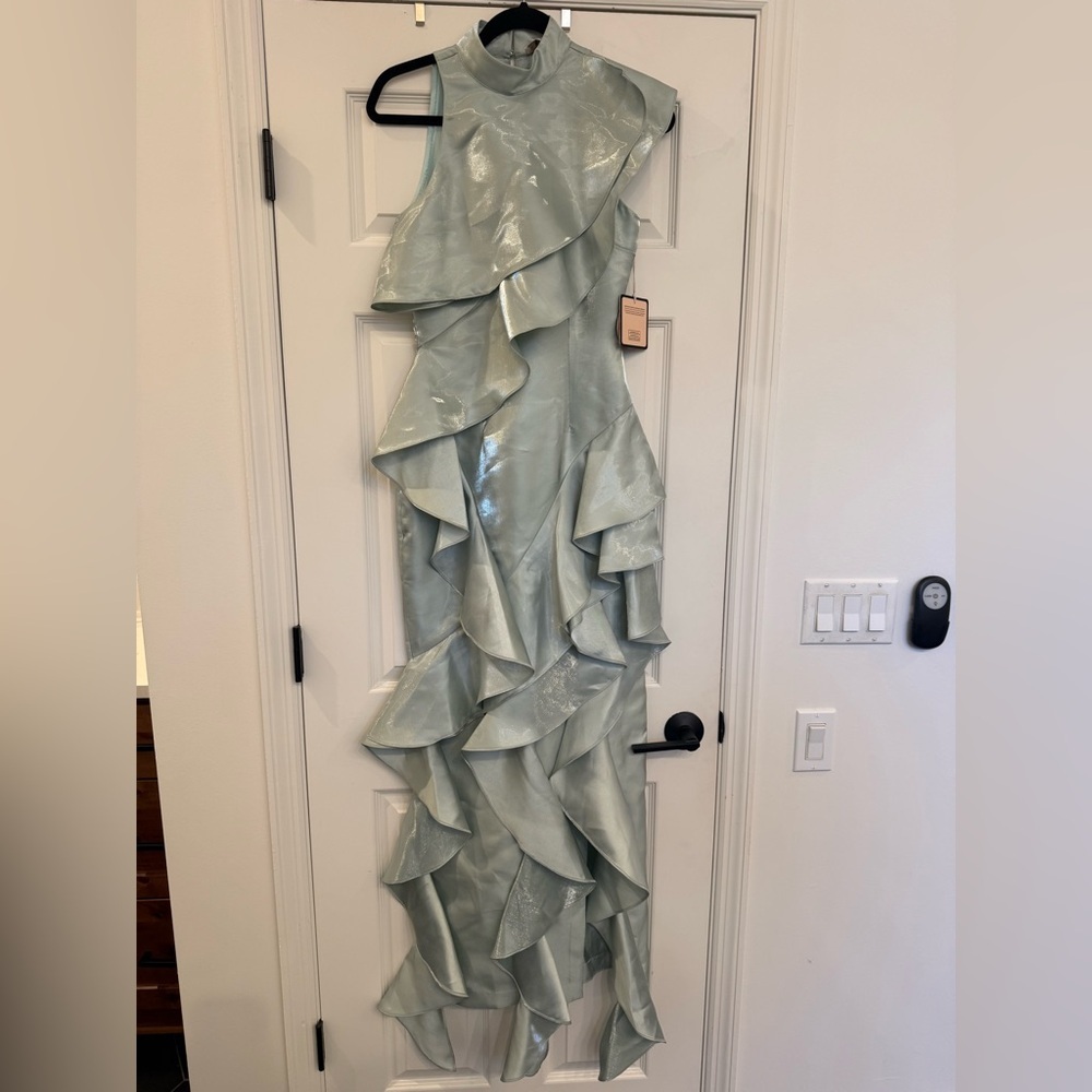NWT La Fuori Green Sea foam Ruffle Halter Gown Formal Dress 100% silk size small